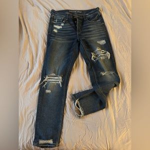 American eagle distressed tomgirl jeans. Size 8 long